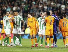 竞猜-皇马1-2爆冷夺冠(皇马12爆冷夺冠是哪一年)