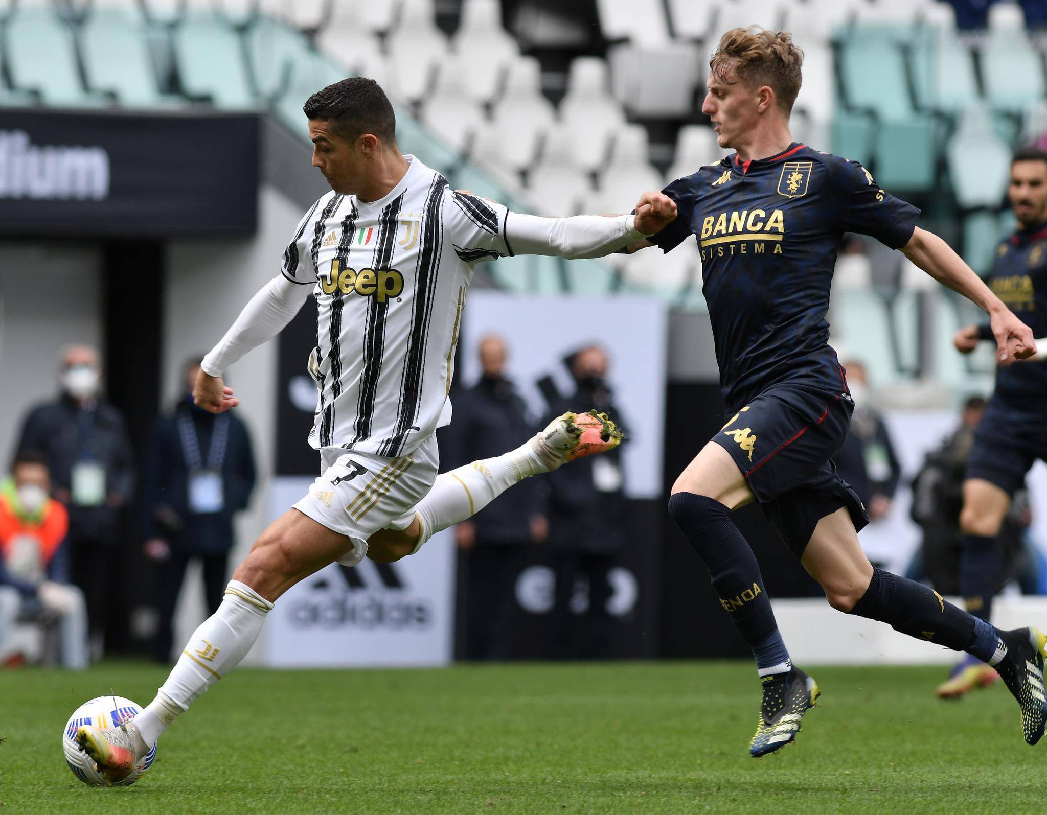 竞彩足球-尤文图斯俱乐部的微博(尤文图斯marchisio微博)