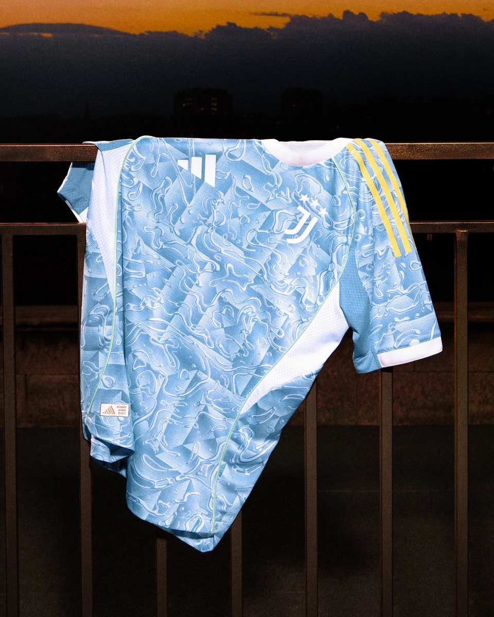 竞彩网-尤文图斯球衣(yī)一览(尤文图斯球员球衣(yī)号码)